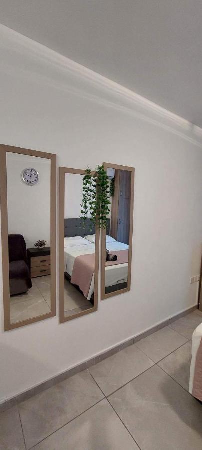 Stay With Oleg C17 Paralimni Exterior photo