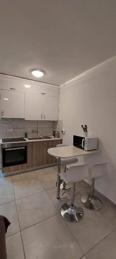 Stay With Oleg C17 Paralimni Exterior photo